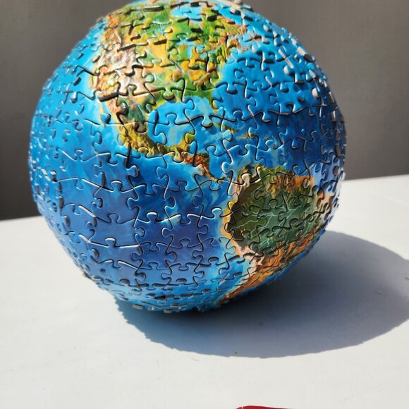 3D Spherical Puzzle World Globe 9.5" Diameter 530 Pieces Geography Free standing - Picture 8 of 16